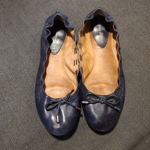 Antonio Melani Muranda Chic Navy Blue Leather Ballet Flats With Bow Detail